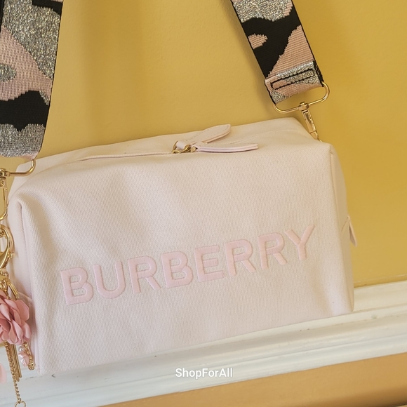 Burberry Pouch converted into to shoulder bag or cross body - Picture 6 of 16